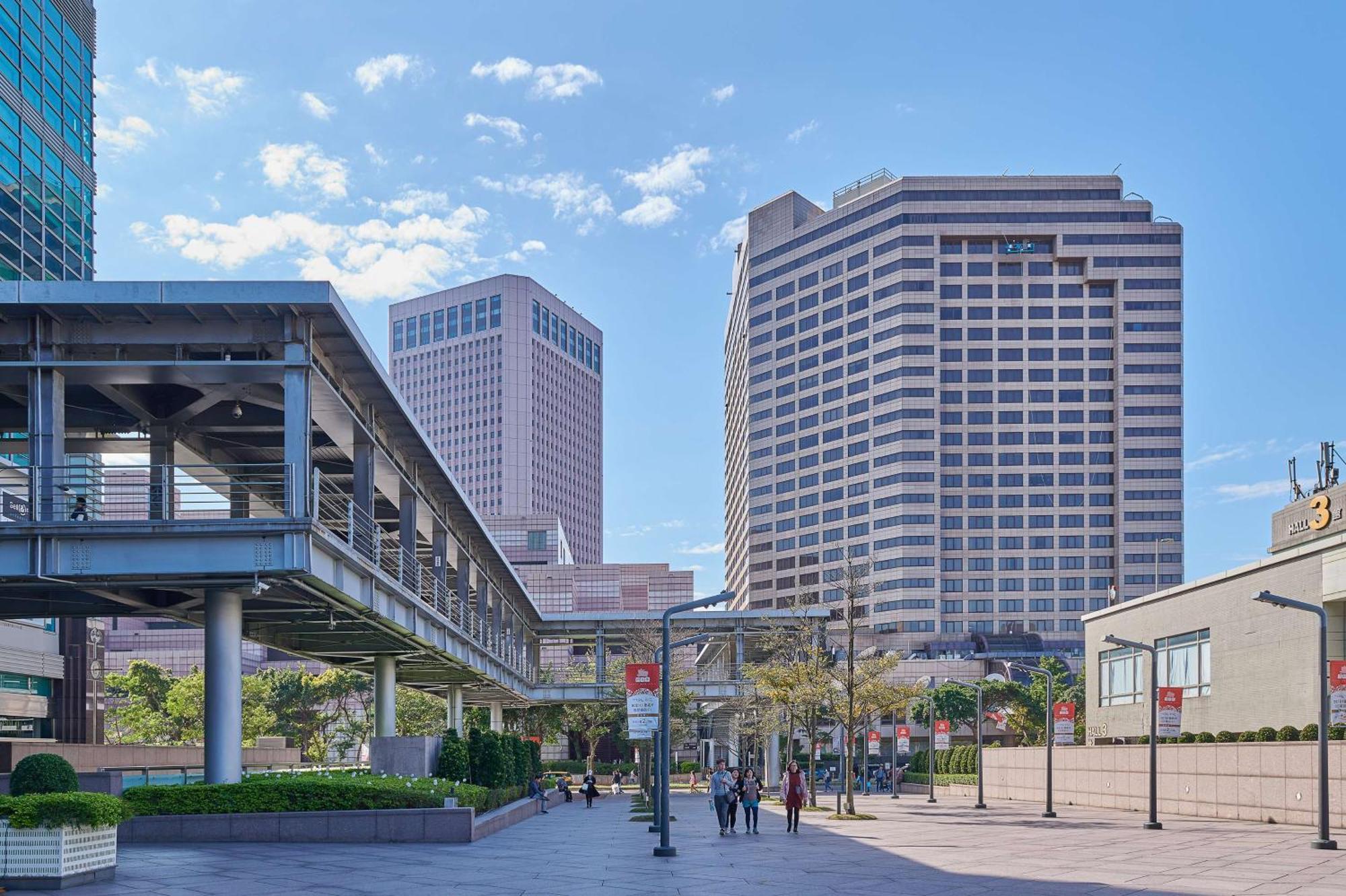 Grand Hyatt Taipei Hotel Екстериор снимка The station in 2019