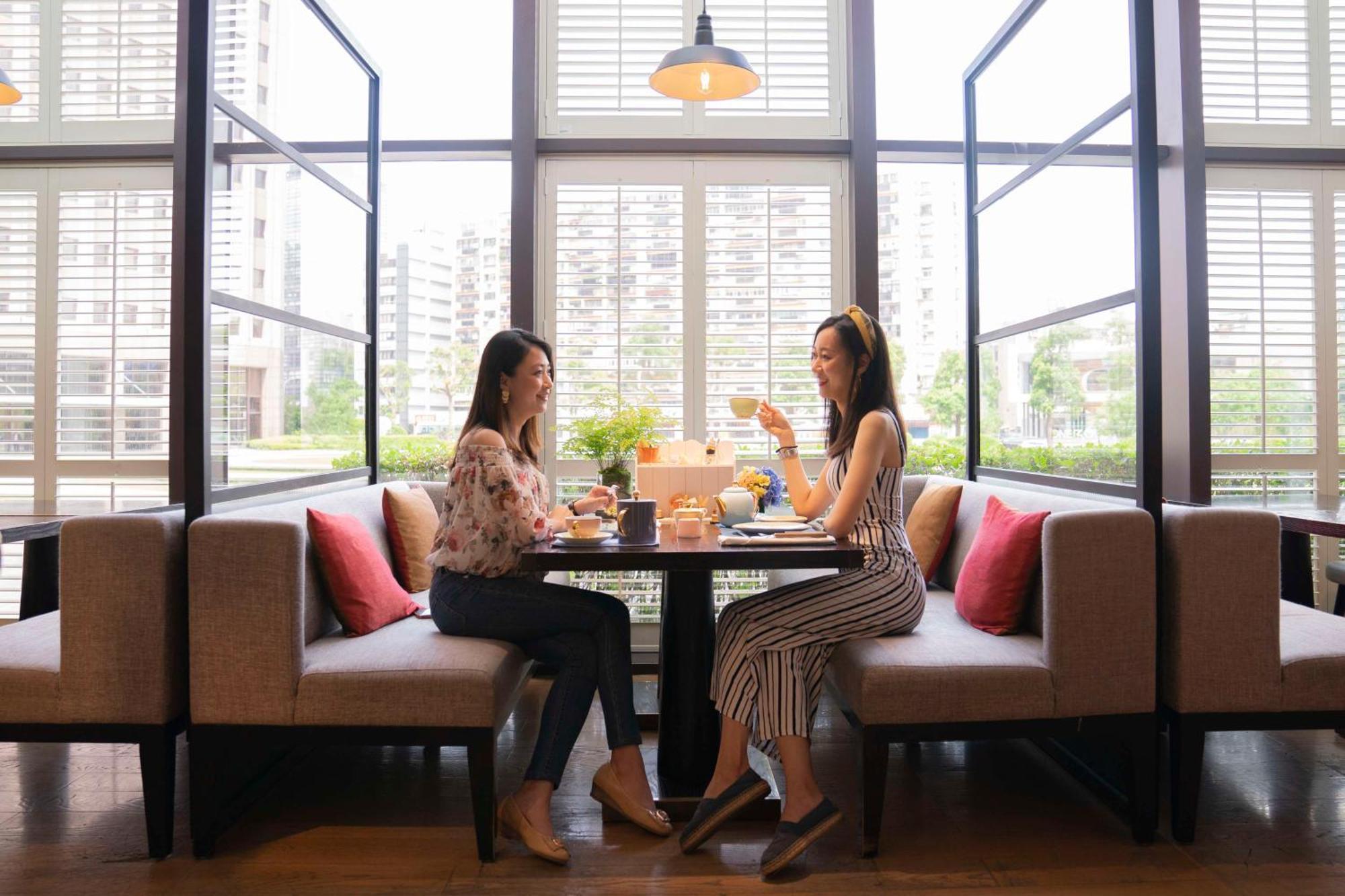 Grand Hyatt Taipei Hotel Екстериор снимка The Lounge at the airport